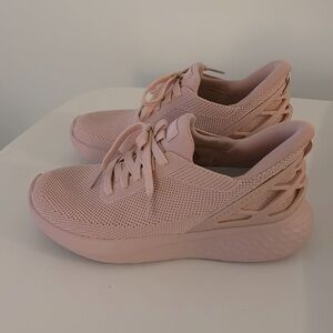 Kizik women’s pink knit Athens sneakers